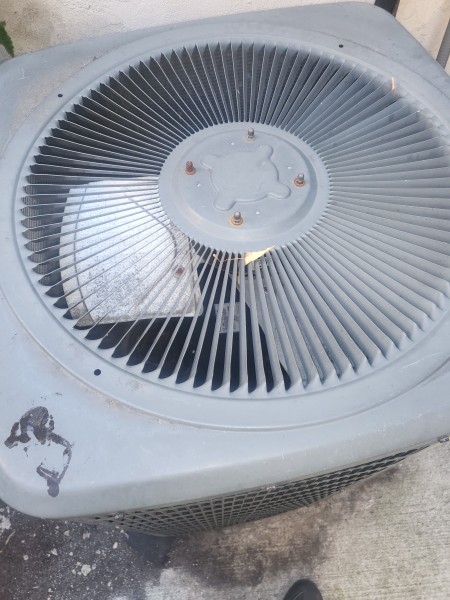HVAC Condenser Repair in Orland Park, IL (1)