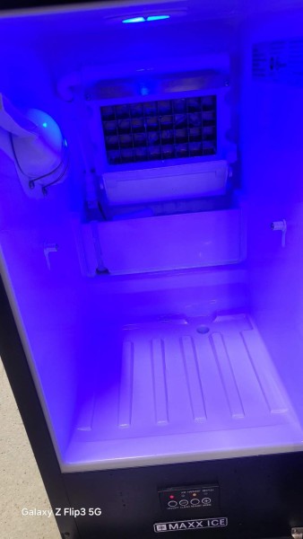 Built-in Ice Machine Cleaning in Chicago, IL (1)